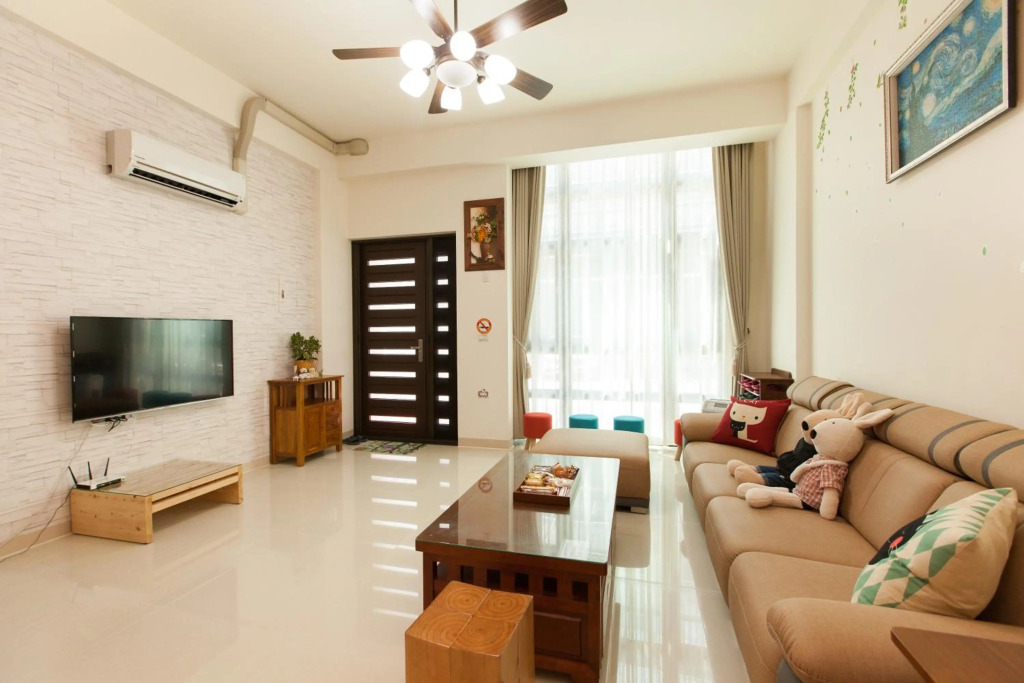 Four Seasons Homestay