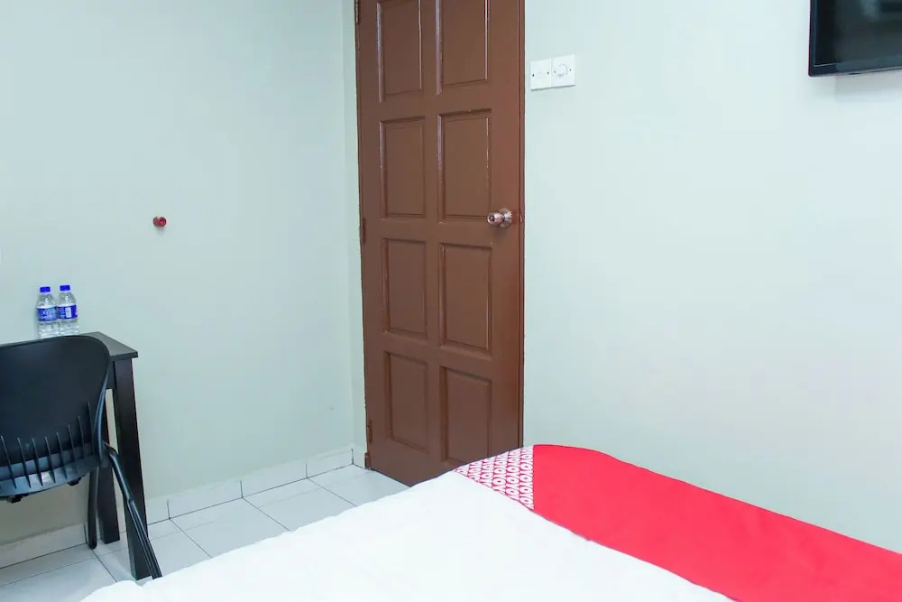 Prima Saujana Budget Hotel by Rooms