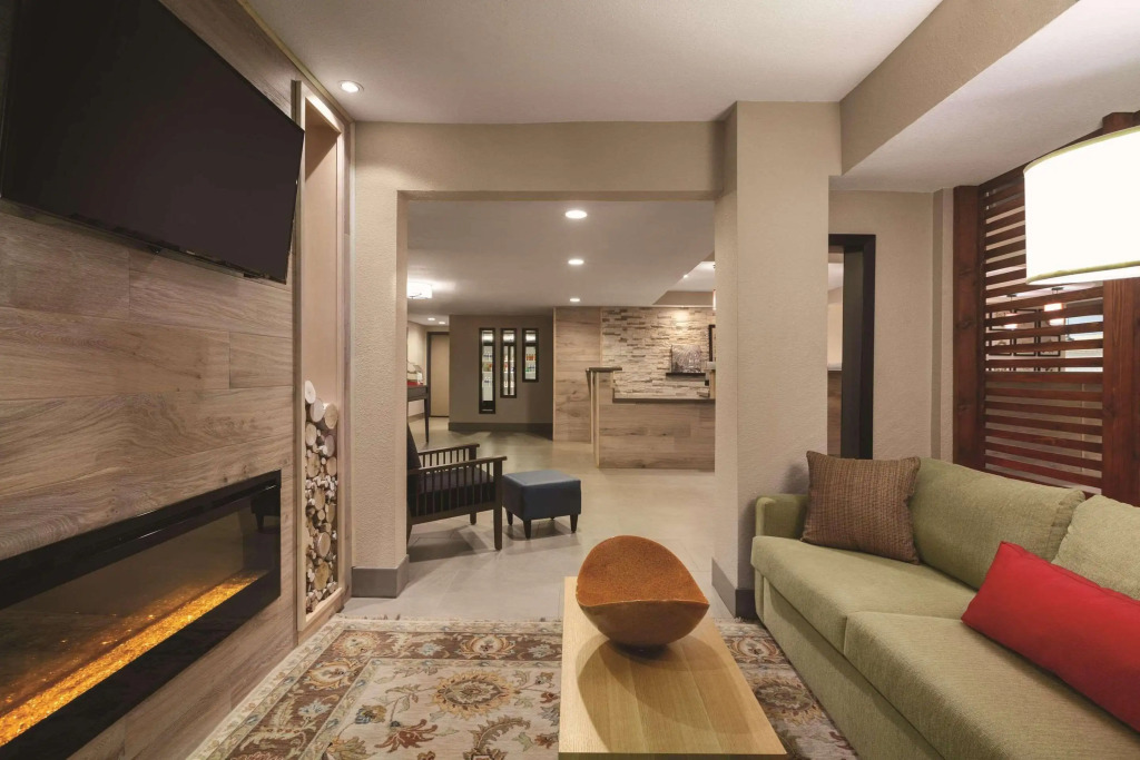 Country Inn & Suites by Radisson, Bakersfield, CA