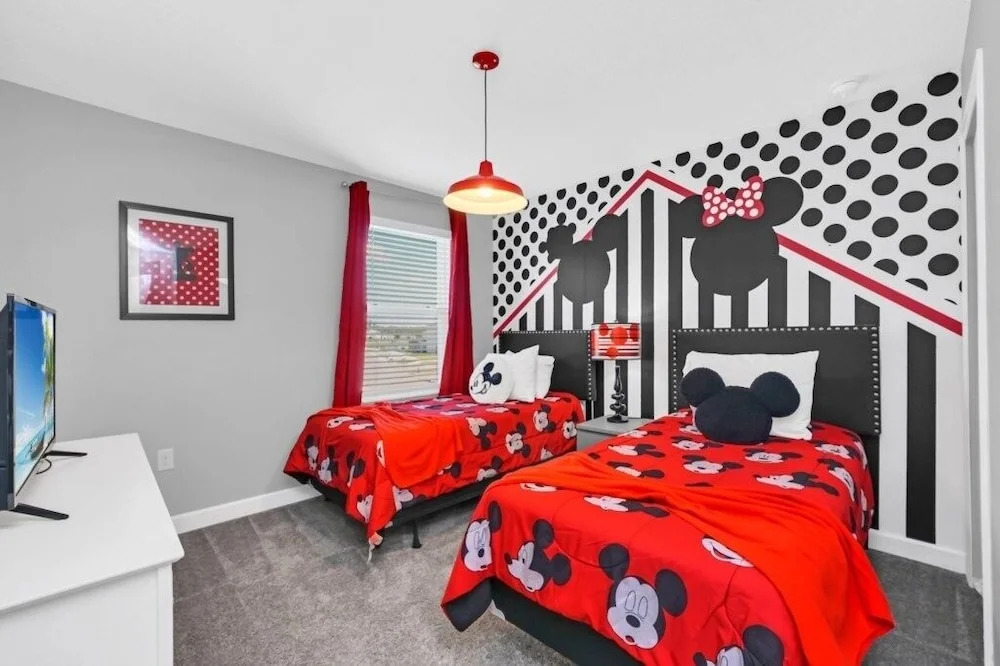Storey Lake 6 Bed Home- King Master On 1st Floor 6 Bedroom Villa by RedAwning