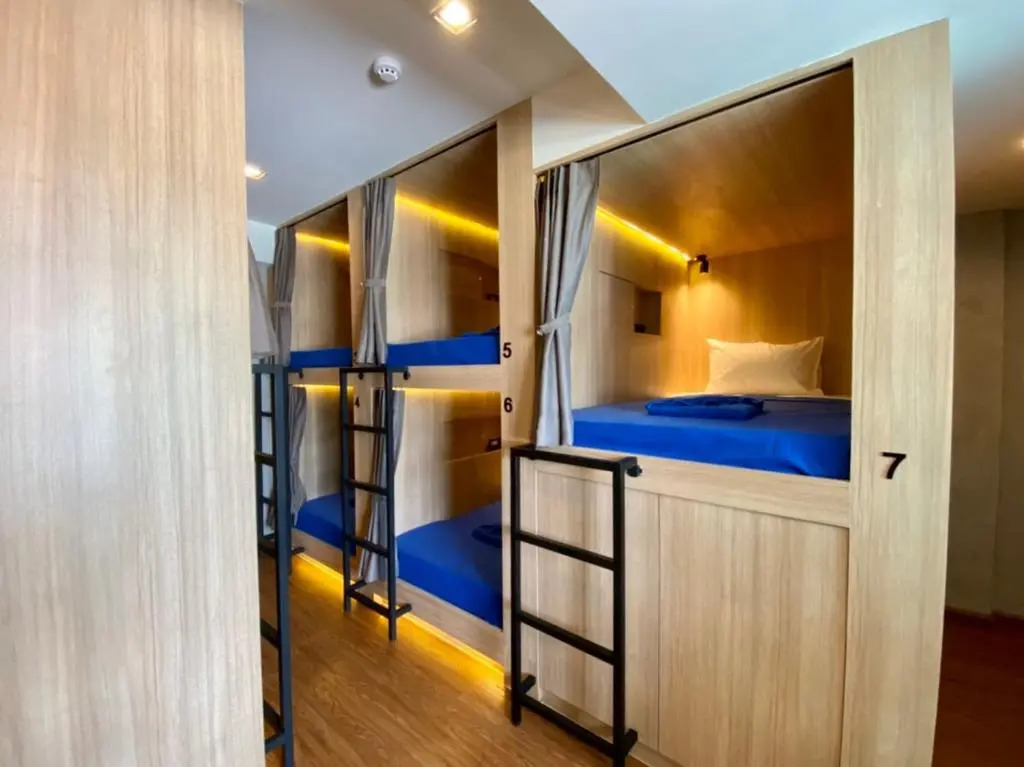 Patong Poshtel