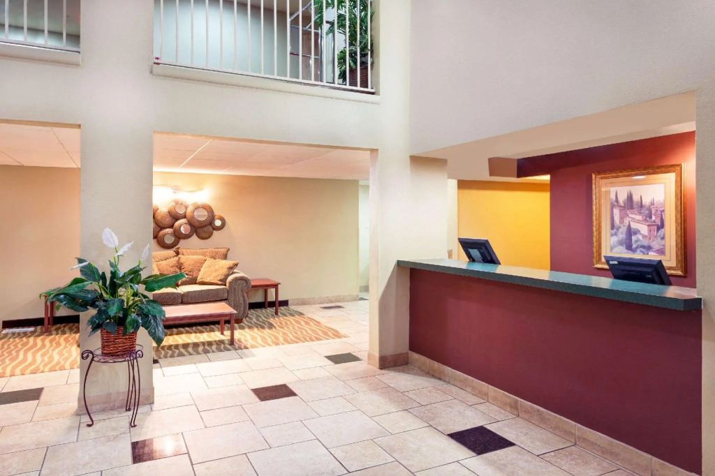Rodeway Inn & Suites Chandler - Phoenix South I-10