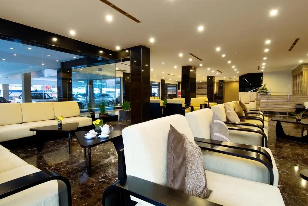 OYO 1729 I-shine Hotel