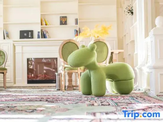 Yining Huatian Yunxuan Homestay (Kazanqi Folk Custom Tourism Area Branch)
