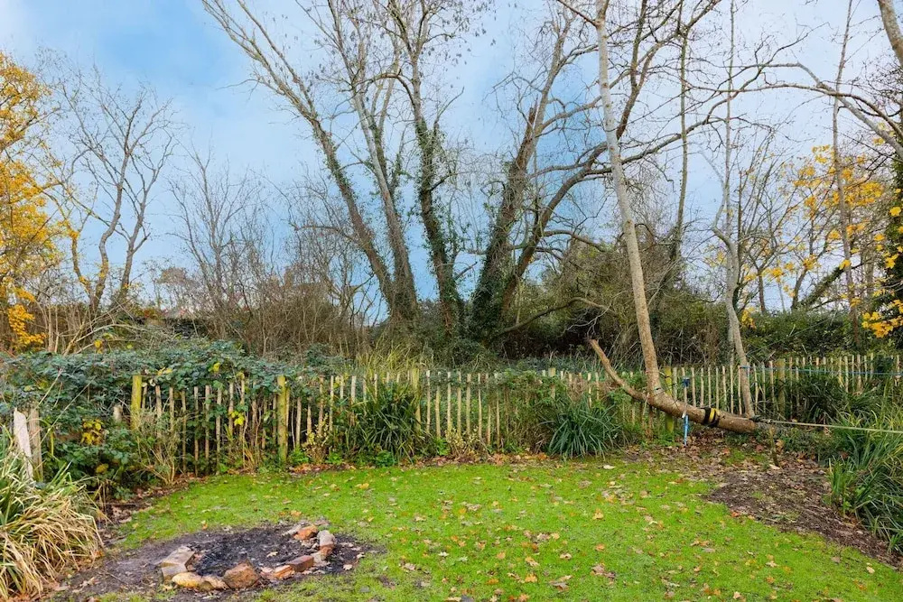 Rural House With Swimming Pool and Gardens