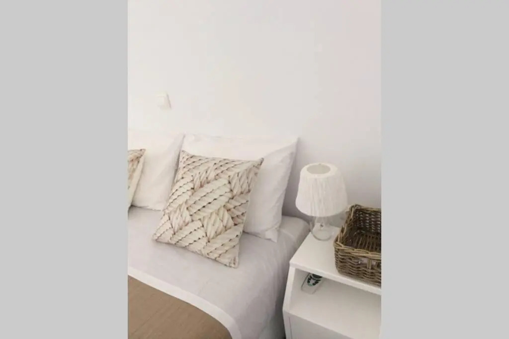 Chez Semiramis The Summer Breeze House 5min from the beach