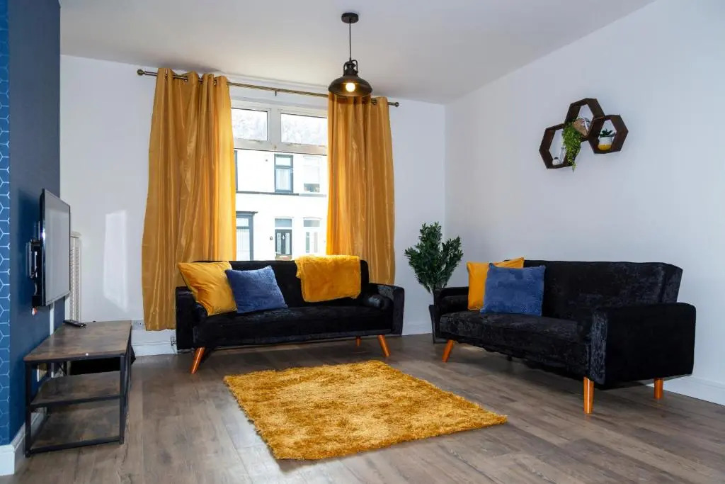 Family friendly, Modern House just 1m from Bike Park Wales