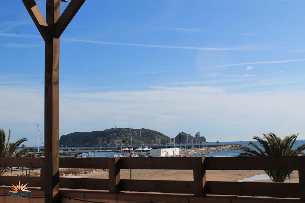 Seafront LEstartit Apartments