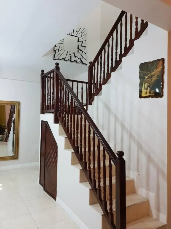 Apartment Sleeps 4 With En-suite Bathrooms