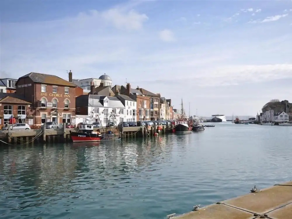 Bowleaze View
