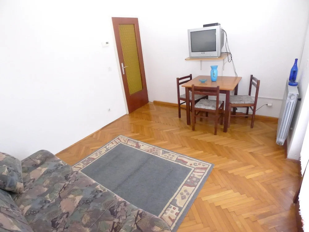 Apartment for Three Person With one Bedroom Located 450m From Beach