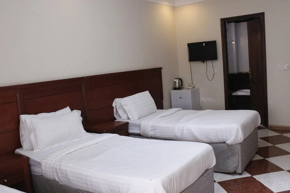 OYO 319 Jood Plaza Hotel