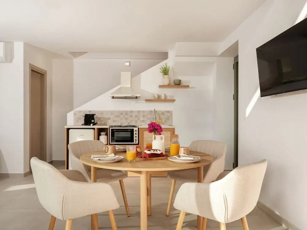 Alýria Sea Side Suites