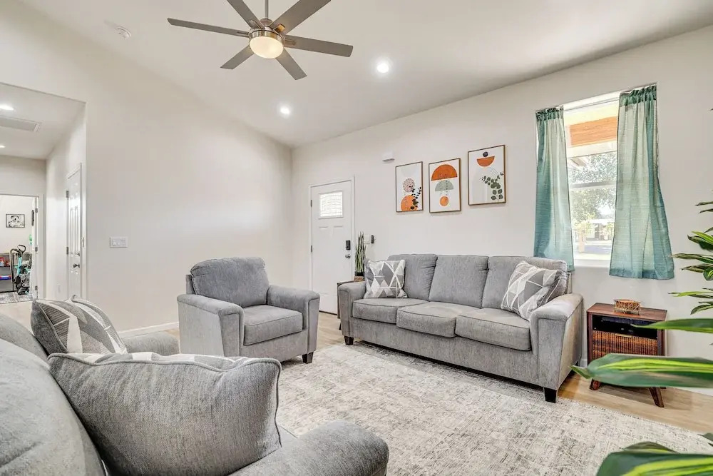 Hike & Ski! Home w/ Dog-friendly Yard in Eagar
