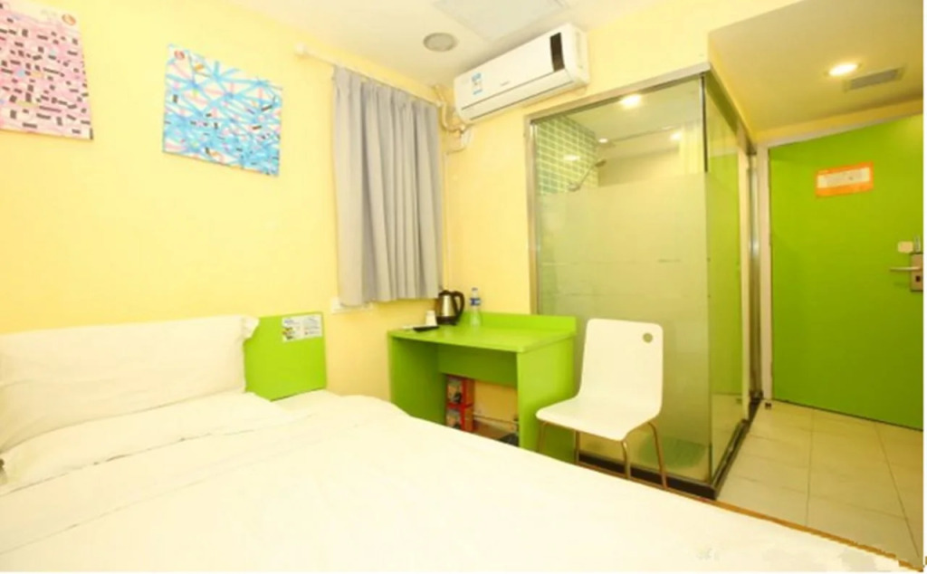 Yimi Hotel Changshou Metro Branch