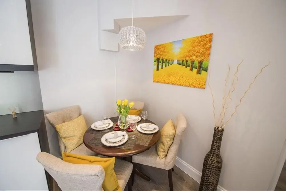 Spacious 2-bedroom Flat With 3 Beds in Ealing, W5