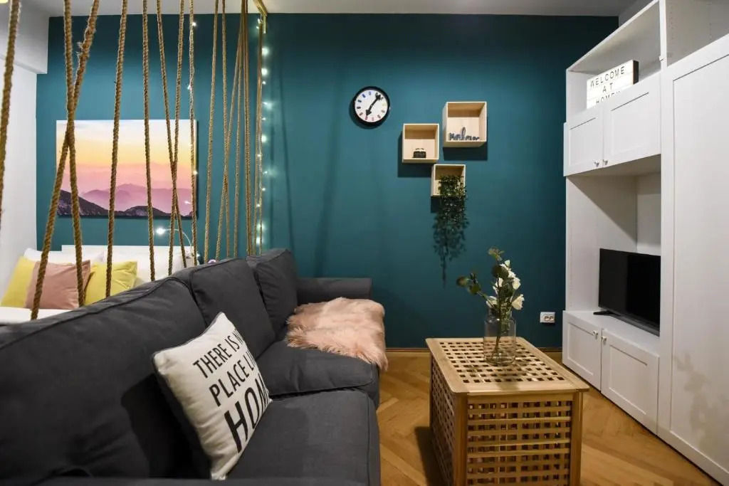ALL U NEED IS LOVE - Homey Central Studio