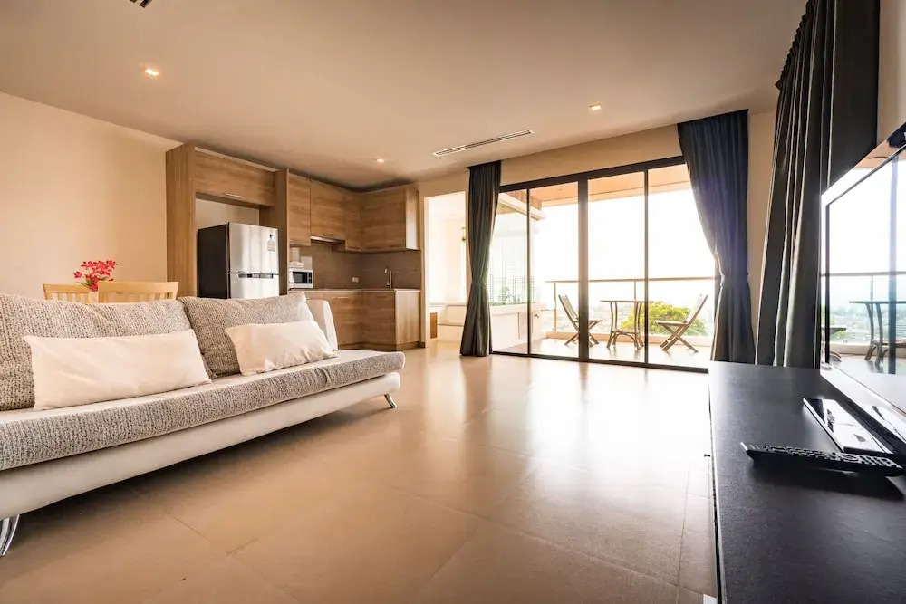 CAPITAL O890 The Royal Bay View Villas