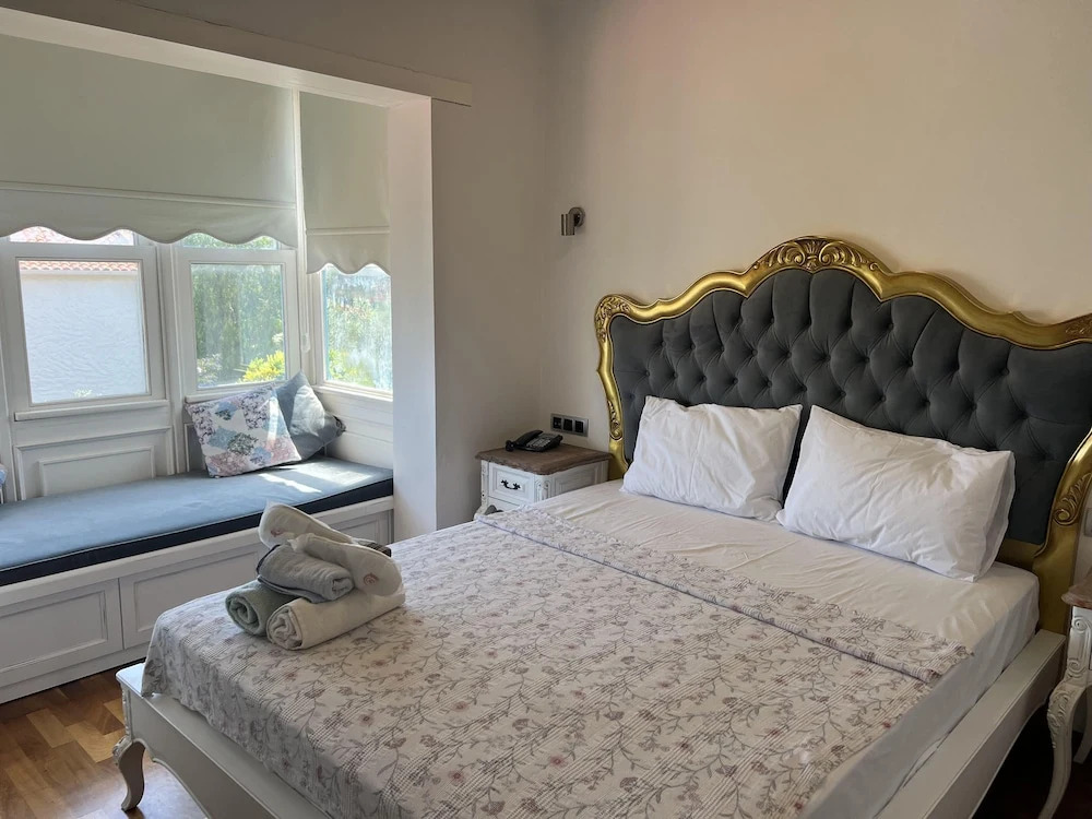 Amour Alacati Butik Otel
