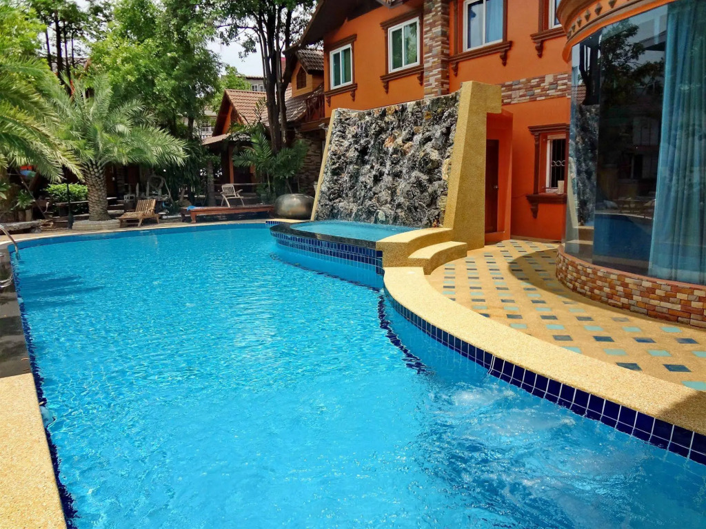 Khunsri Resort Pattaya