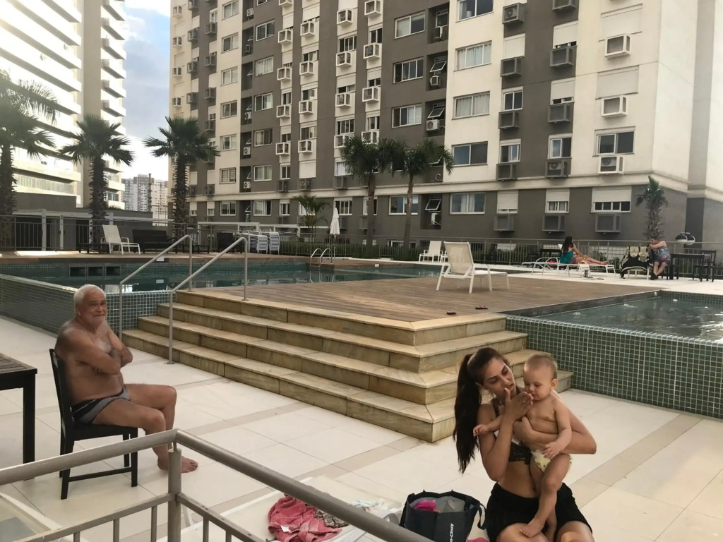 Apartamento p/ 8 com garagem churasqueira e piscina