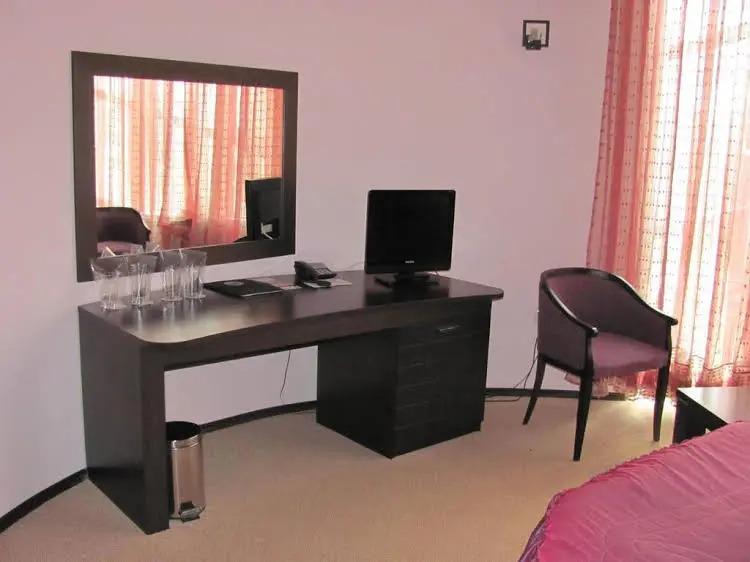 Hotel Ezeroto