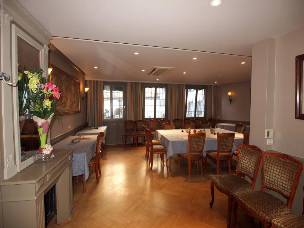 Logis Hôtel Restaurant Au Cerf dOr