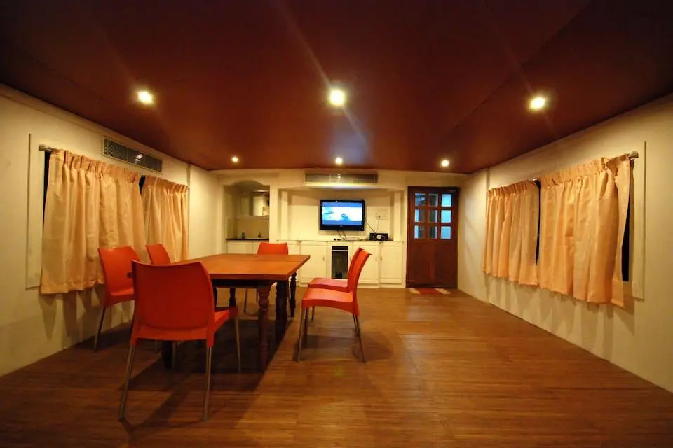 Big B Houseboats