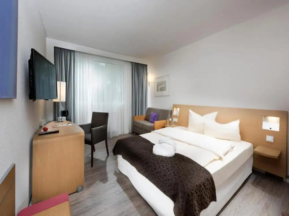 Sunday Saarbruecken Sued Deluxe Double Room