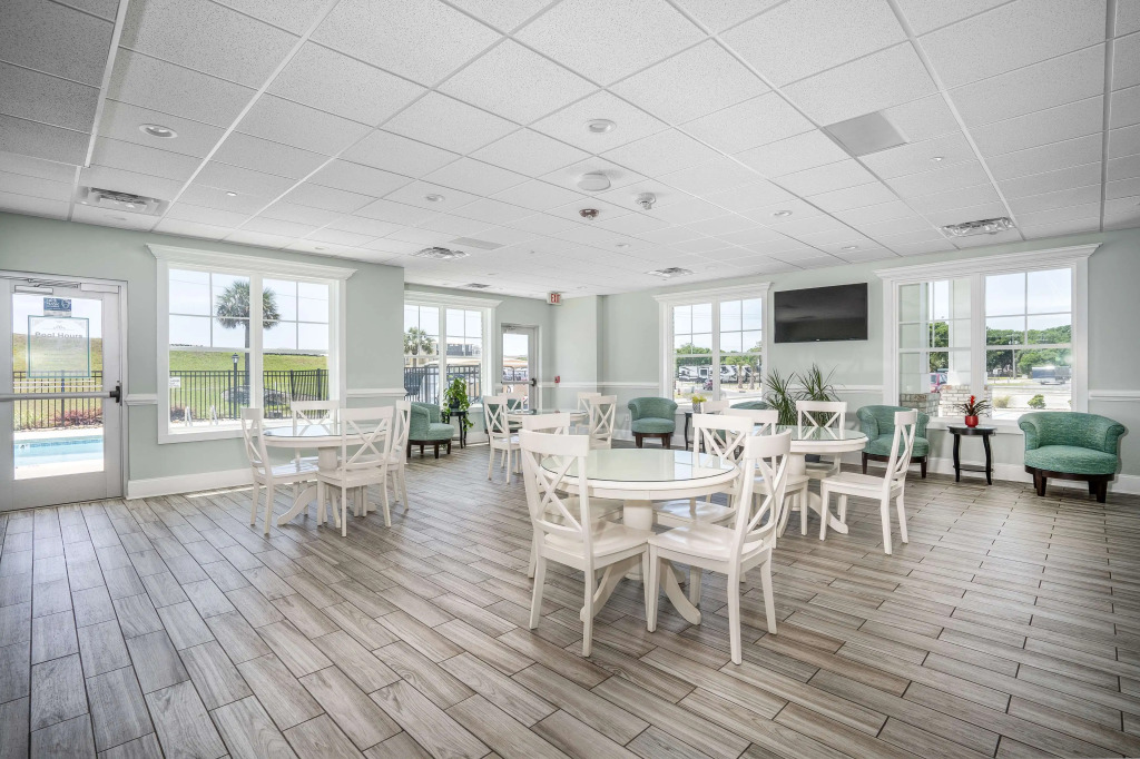 Lighthouse Suites - Best Western Signature Collection