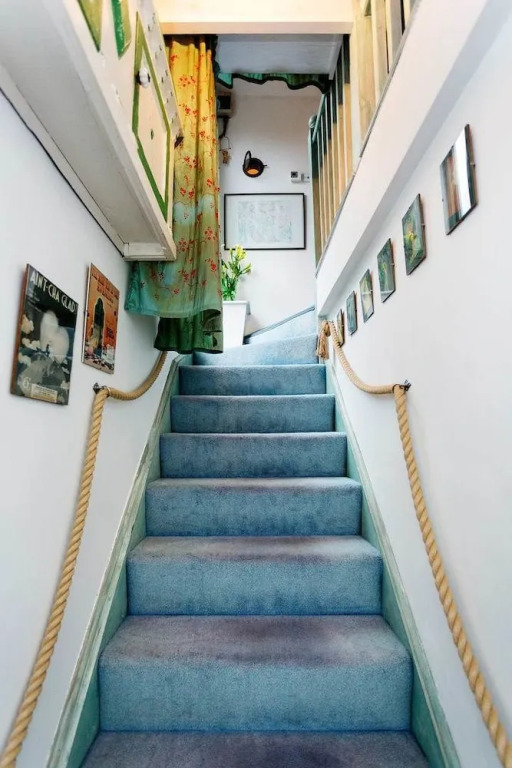 Veeve - The Attic Studio