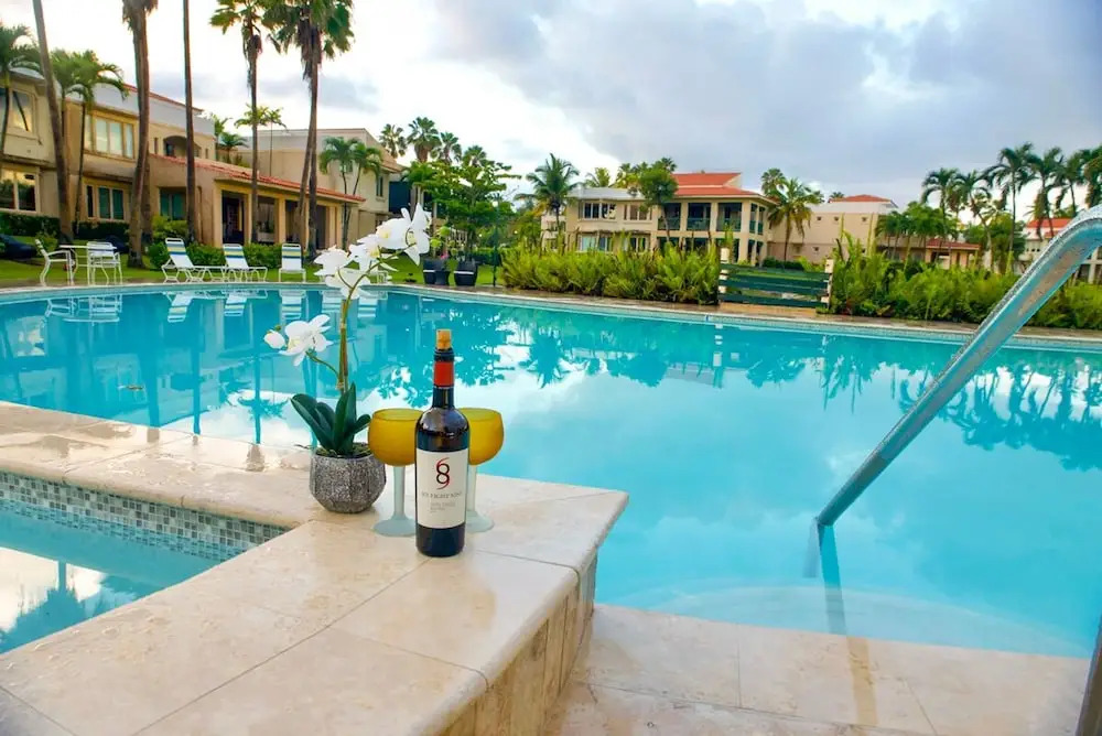 Giovanni Beachfront Community w Pools