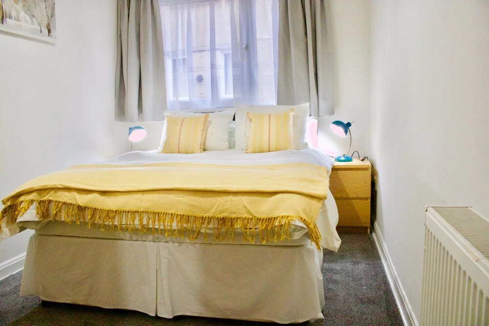 2 Bedroom Modern Home Sleeps 4