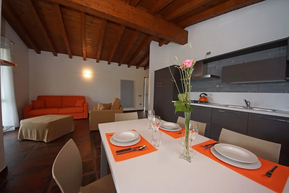 Les Maisons - Ruculì Hospitality
