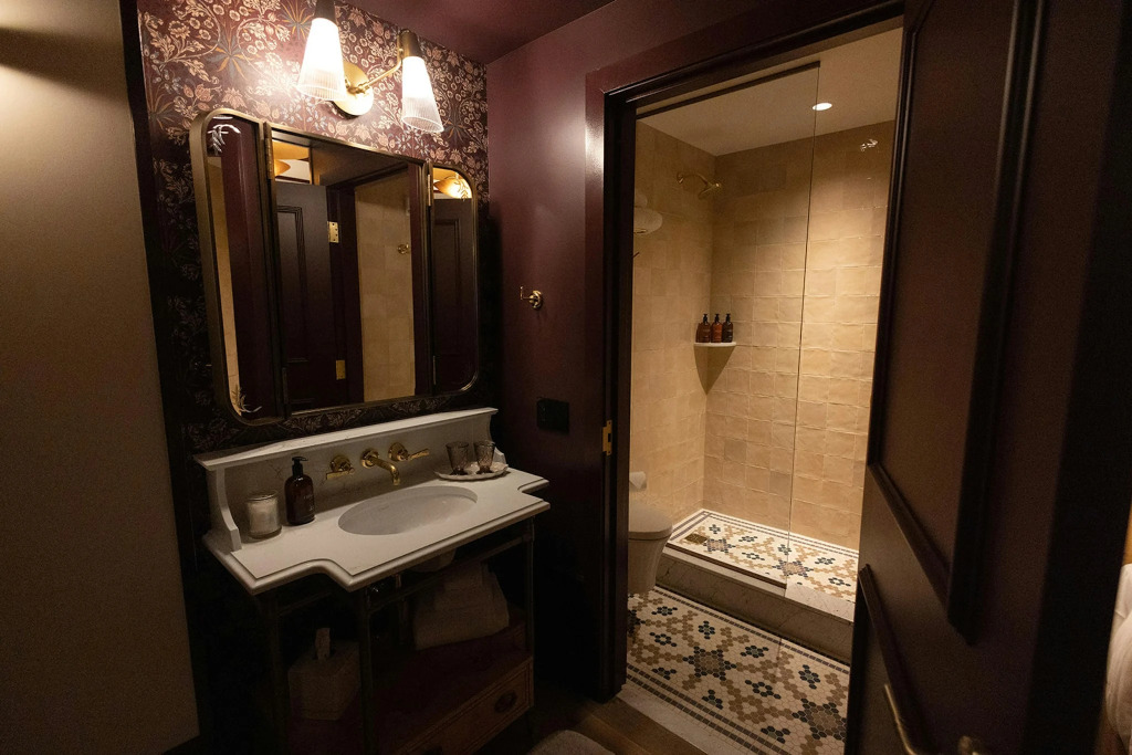 Fidelity Hotel