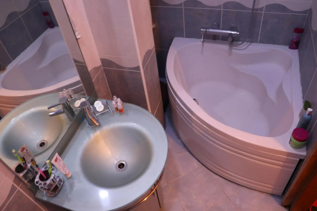 Between 28may Metro station and National Boulevard Seaside Park