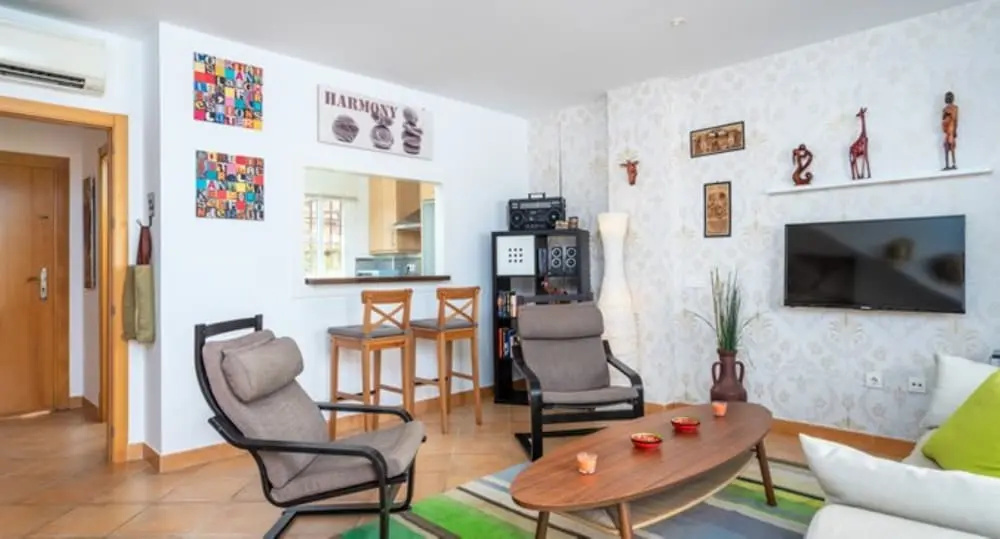 Apartment - 3 Bedrooms with Pool and WiFi - 107926