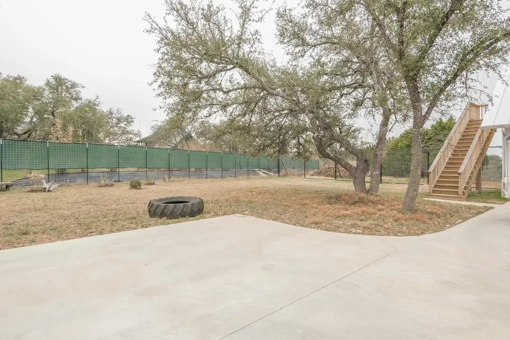 Scarlet Ridge Retreat - Near Wineries & DT Austin!
