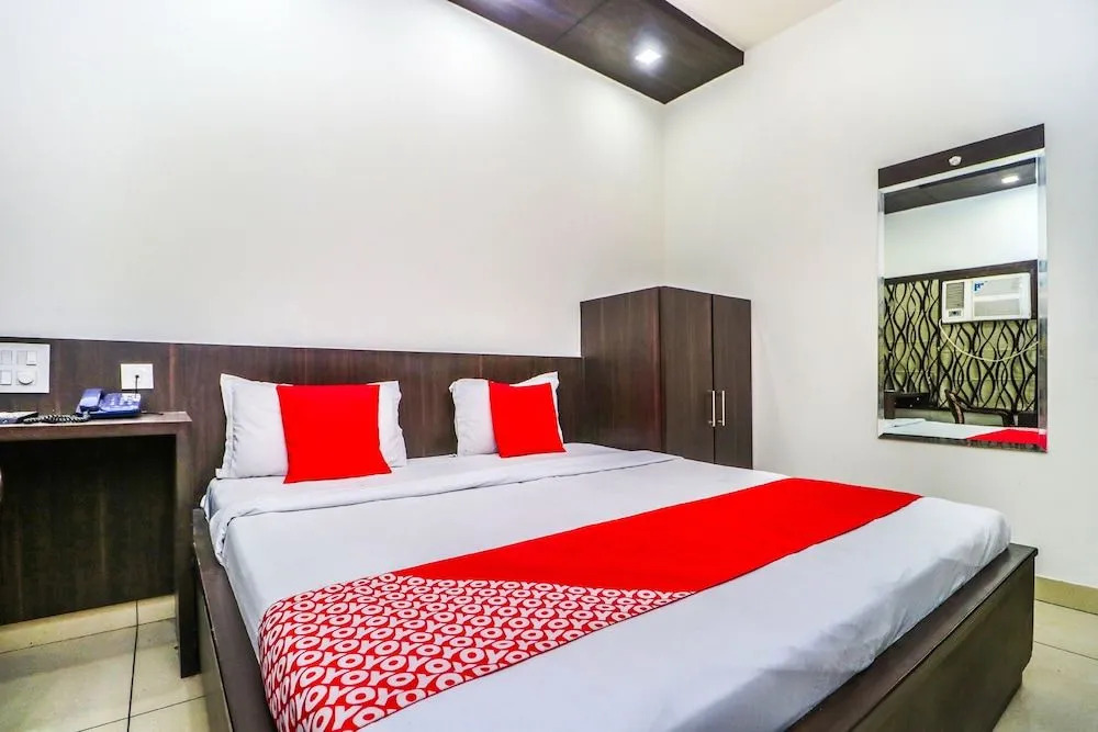 Oyo 31023 Hotel Sartaj
