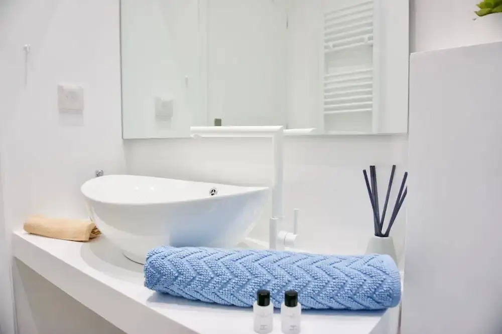 Calm and Serene Apt in Athens center