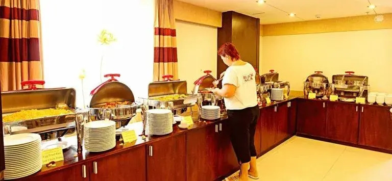 Đông Phương Hotel