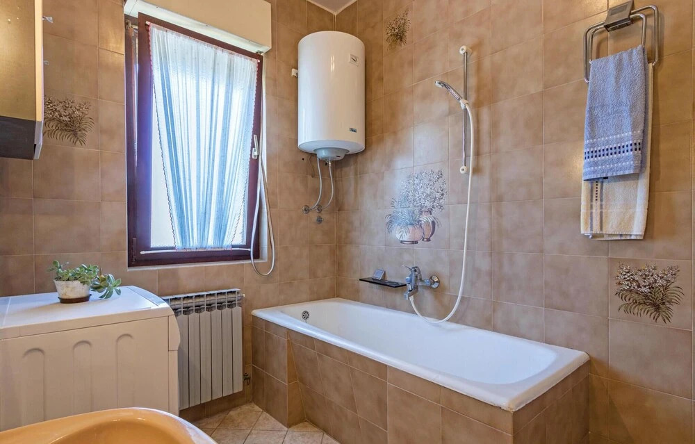 Beautiful Home in Stinjan With Wifi and 4 Bedrooms