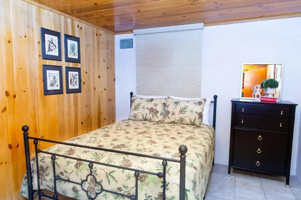 Little Smokys Retreat , 5 Bedroom , Only 10 min to Gatlinburg and Pigeon Forge!