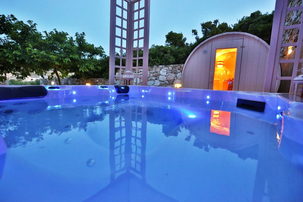 Ventoura Studios & Apartments