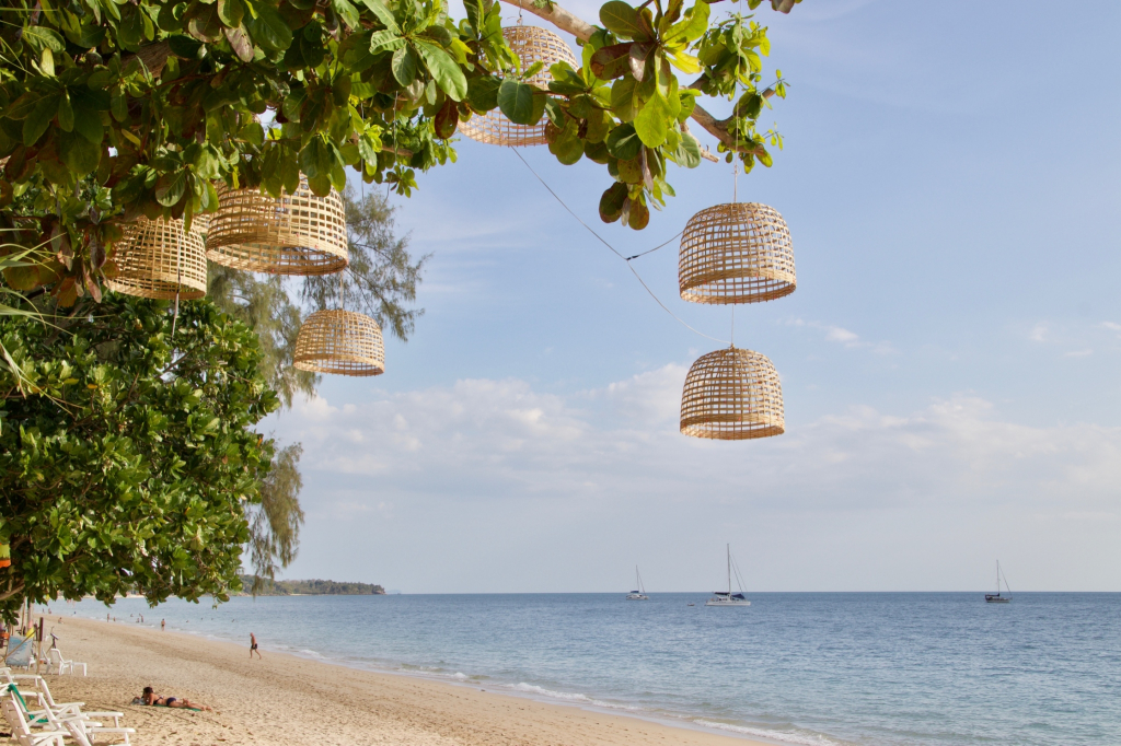 Hotel and Beach Bungalow at Lanta Resort