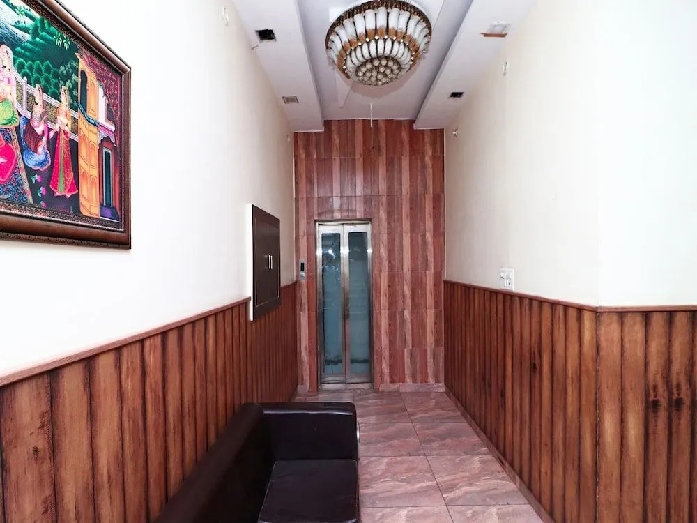 Oyo 16538 Shanti Palace