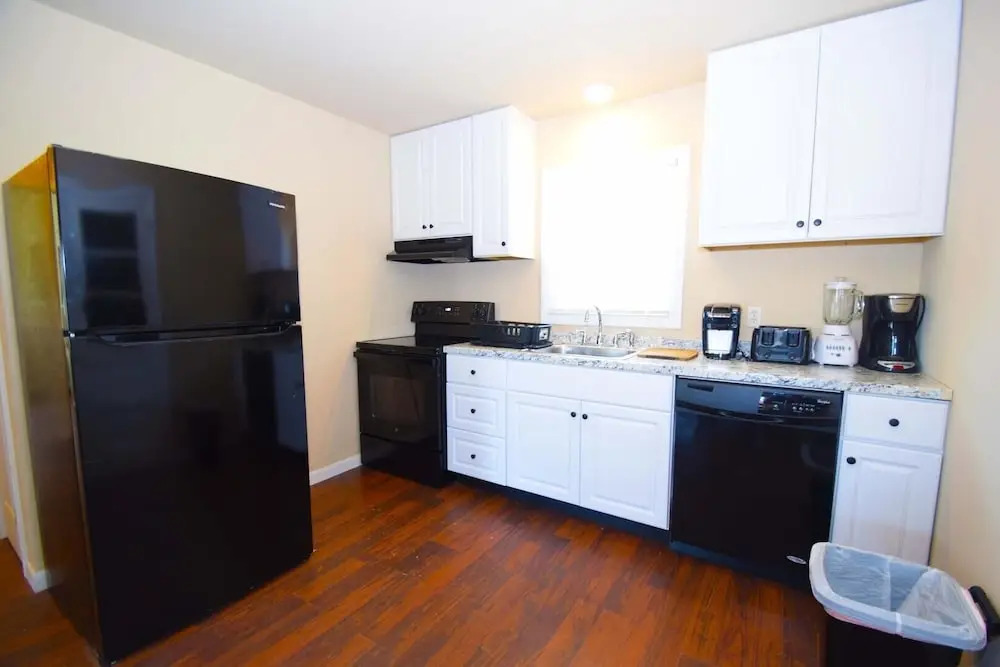 Bayshore Drive 211 3 Bedroom Home by RedAwning