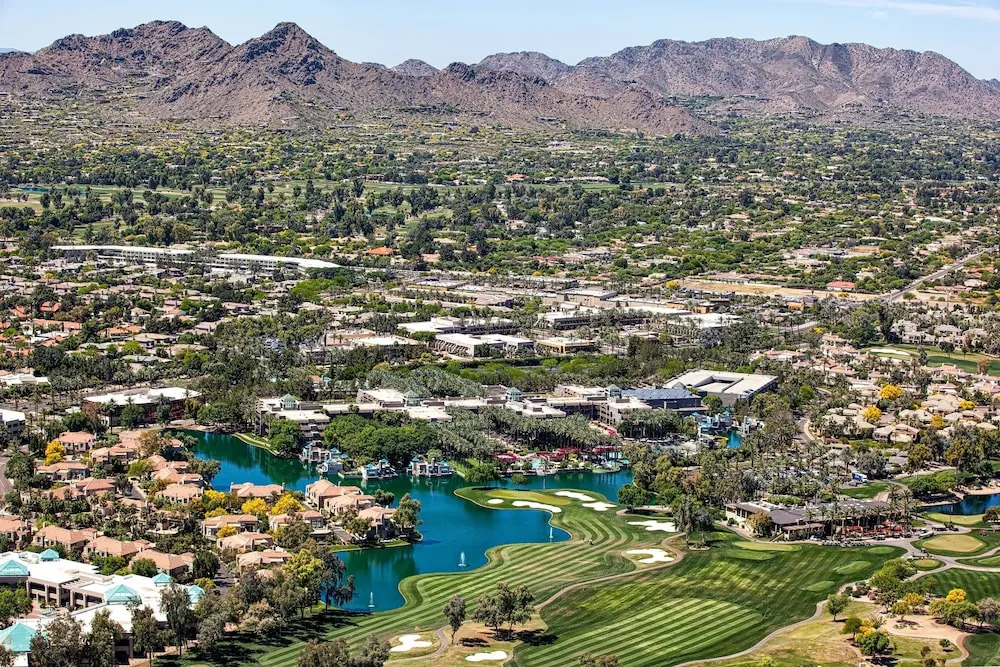 4917 Scottsdale - 2 Br Condo