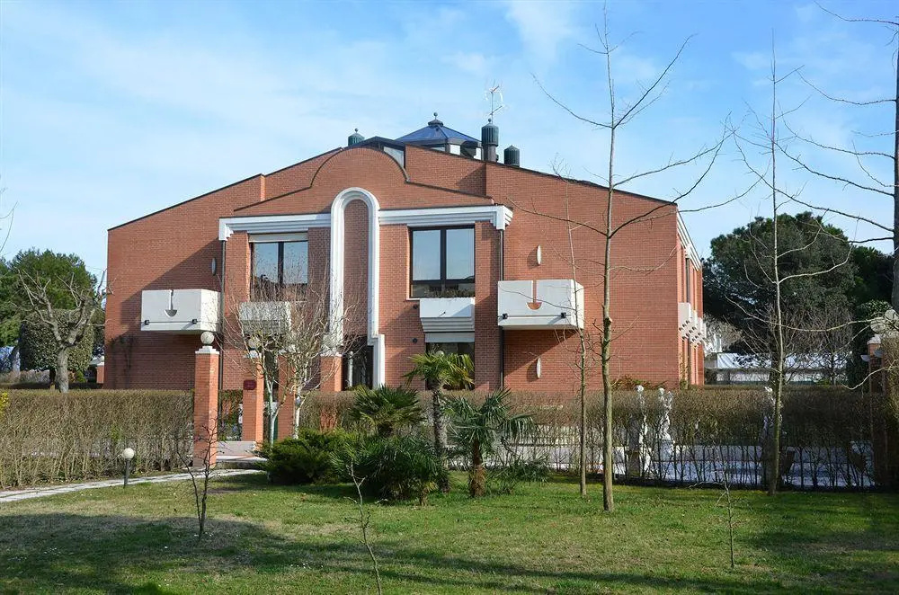 Villa Laguna Apartments