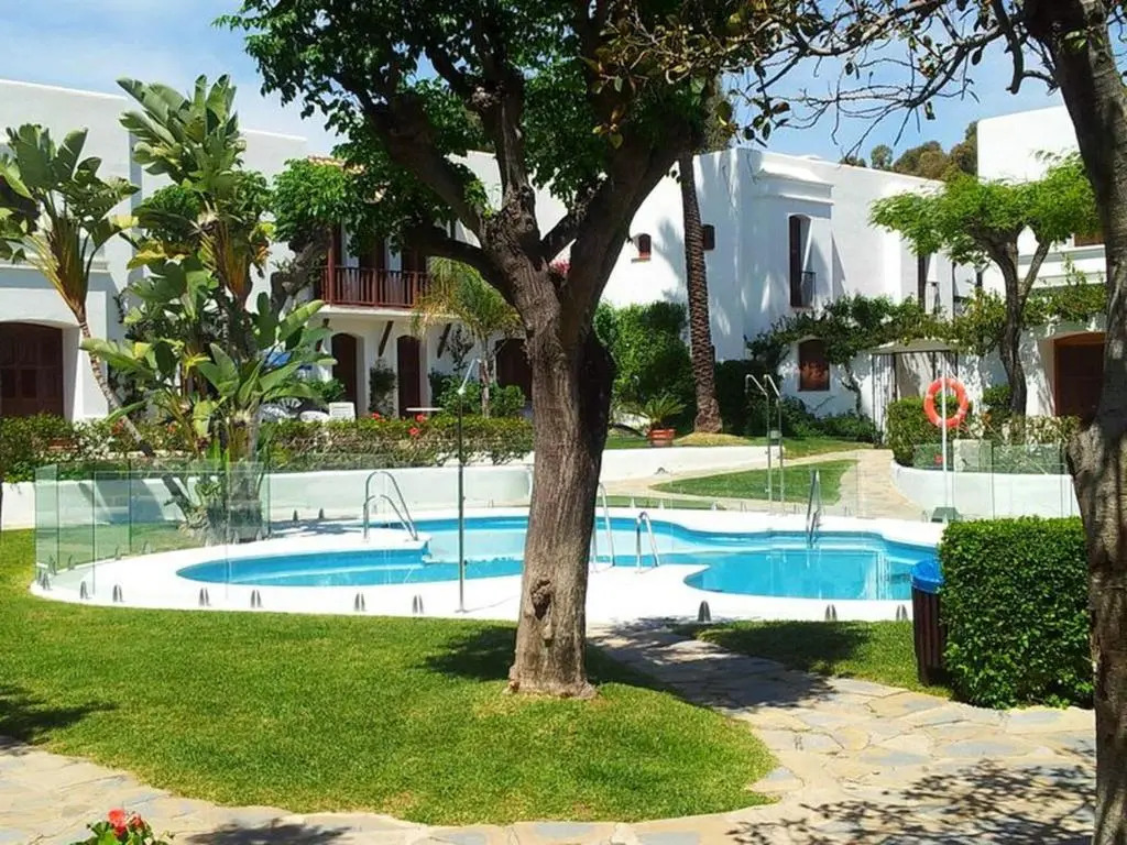 Estepona - Playa - Villa en urbanización privada cerca del mar Da5